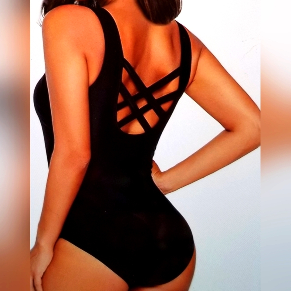 NWOT LATTICE BACK SUPPORT ATHLETIC MODEST SWIM BATHING SUIT SIZE LARGE BLACK